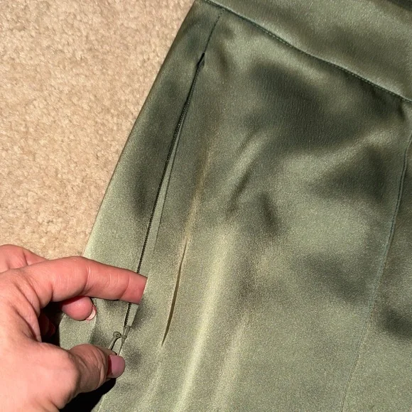 Elie Tahari Green Satin Pants - Picture 6 of 9